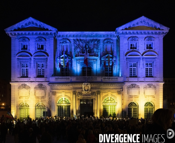 Soutien à l Ukraine devant la Mairie de Marseille