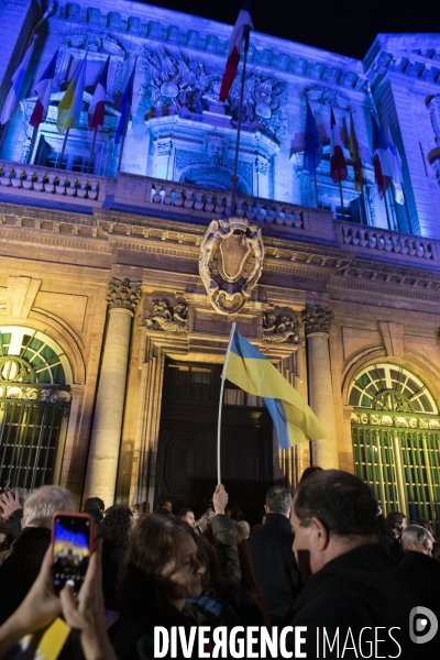 Soutien à l Ukraine devant la Mairie de Marseille