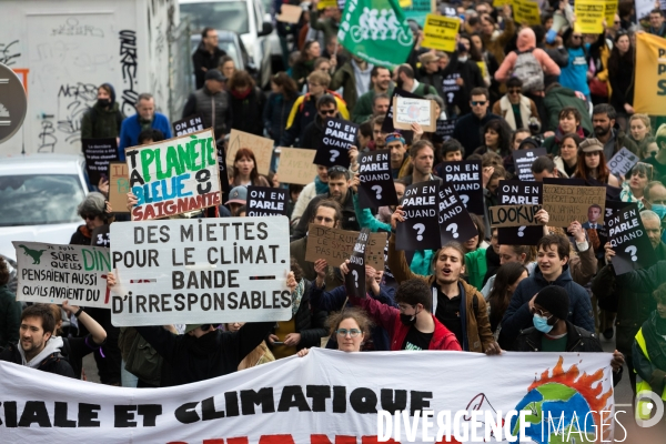 Marche Look Up pour le climat à Nantes