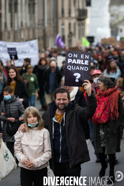 Marche Look Up pour le climat à Nantes