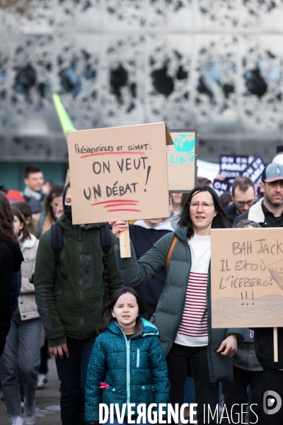 Marche Look Up pour le climat à Nantes