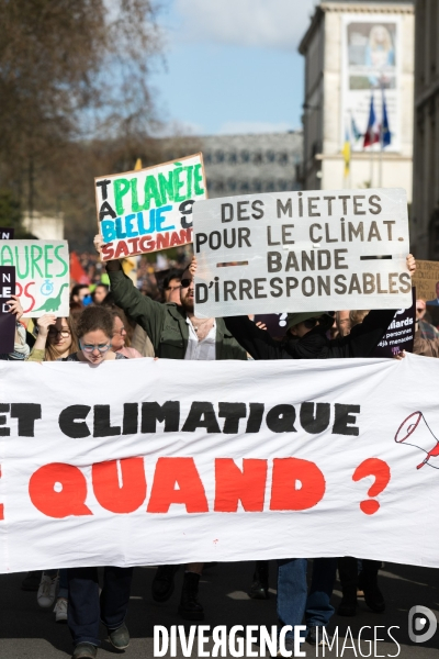 Marche Look Up pour le climat à Nantes