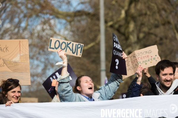 Marche Look Up pour le climat à Nantes