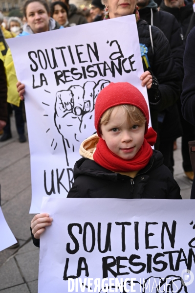 Guerre en UKRAINE. Rassemblement à Paris contre l invasion RUSSE en UKRAINE. Le 17.03.2022. Conflict in Ukraine. People protest against Russia s military invasion of Ukraine.