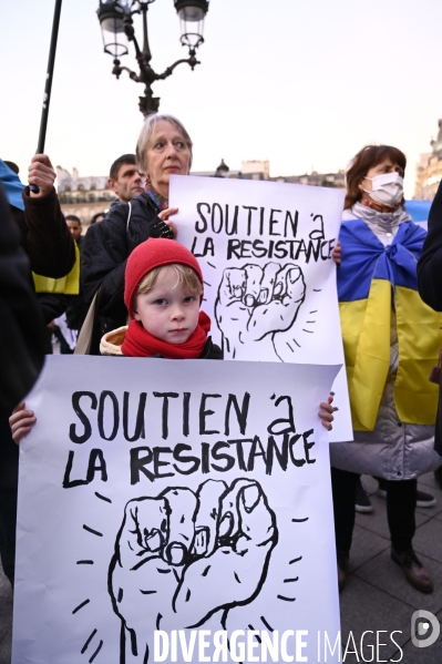 Guerre en UKRAINE. Rassemblement à Paris contre l invasion RUSSE en UKRAINE. Le 17.03.2022. Conflict in Ukraine. People protest against Russia s military invasion of Ukraine.