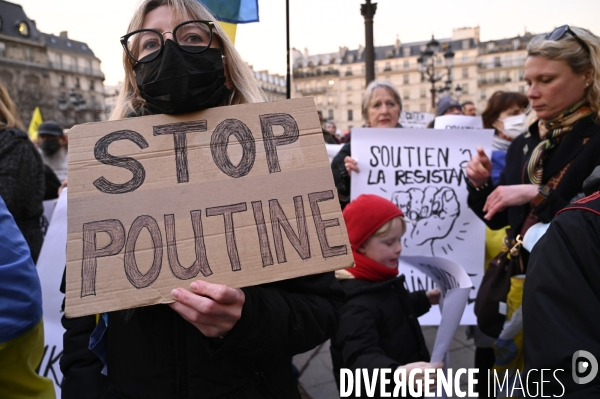 Guerre en UKRAINE. Rassemblement à Paris contre l invasion RUSSE en UKRAINE. Le 17.03.2022. Conflict in Ukraine. People protest against Russia s military invasion of Ukraine.