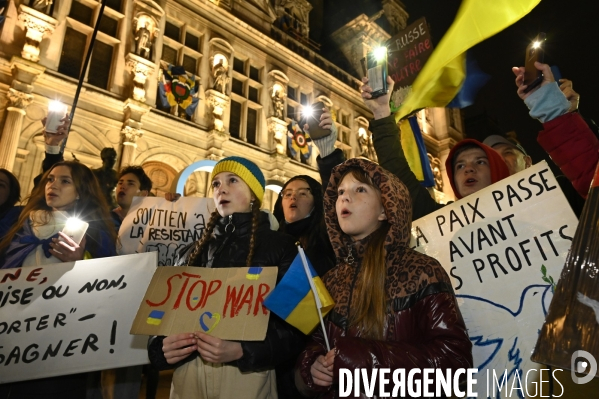 Guerre en UKRAINE. Rassemblement à Paris contre l invasion RUSSE en UKRAINE. Le 17.03.2022. Conflict in Ukraine. People protest against Russia s military invasion of Ukraine.