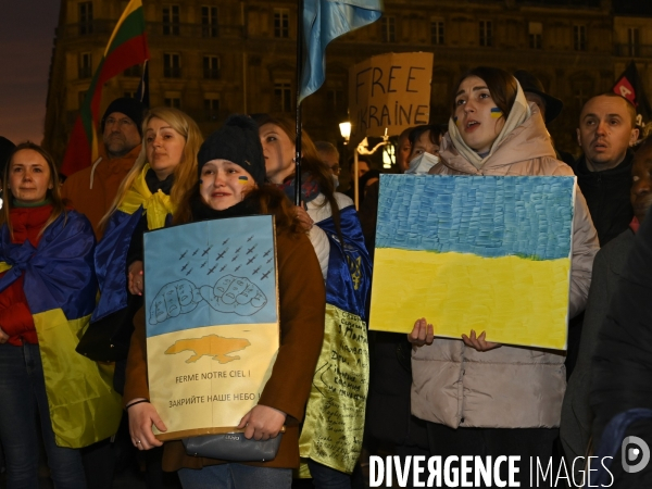 Guerre en UKRAINE. Rassemblement à Paris contre l invasion RUSSE en UKRAINE. Le 17.03.2022. Conflict in Ukraine. People protest against Russia s military invasion of Ukraine.