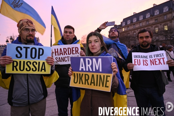 Guerre en UKRAINE. Rassemblement à Paris contre l invasion RUSSE en UKRAINE. Le 17.03.2022. Conflict in Ukraine. People protest against Russia s military invasion of Ukraine.