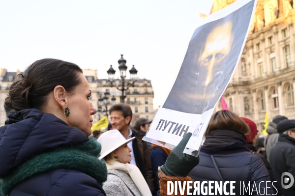 Guerre en UKRAINE. Rassemblement à Paris contre l invasion RUSSE en UKRAINE. Le 17.03.2022. Conflict in Ukraine. People protest against Russia s military invasion of Ukraine.