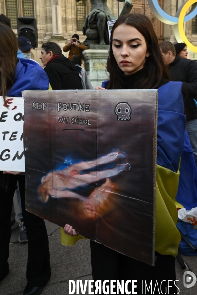 Guerre en UKRAINE. Rassemblement à Paris contre l invasion RUSSE en UKRAINE. Le 17.03.2022. Conflict in Ukraine. People protest against Russia s military invasion of Ukraine.