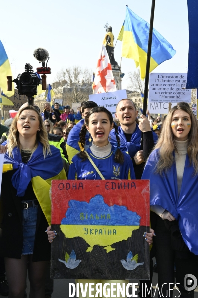 Guerre en UKRAINE. Rassemblement à Paris contre l invasion RUSSE en UKRAINE. Le 19.03.2022. Conflict in Ukraine. People protest against Russia s military invasion of Ukraine.