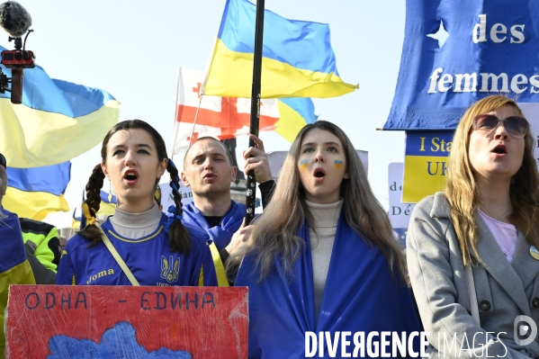 Guerre en UKRAINE. Rassemblement à Paris contre l invasion RUSSE en UKRAINE. Le 19.03.2022. Conflict in Ukraine. People protest against Russia s military invasion of Ukraine.