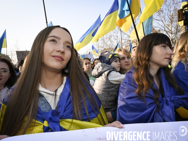 Guerre en UKRAINE. Rassemblement à Paris contre l invasion RUSSE en UKRAINE. Le 19.03.2022. Conflict in Ukraine. People protest against Russia s military invasion of Ukraine.