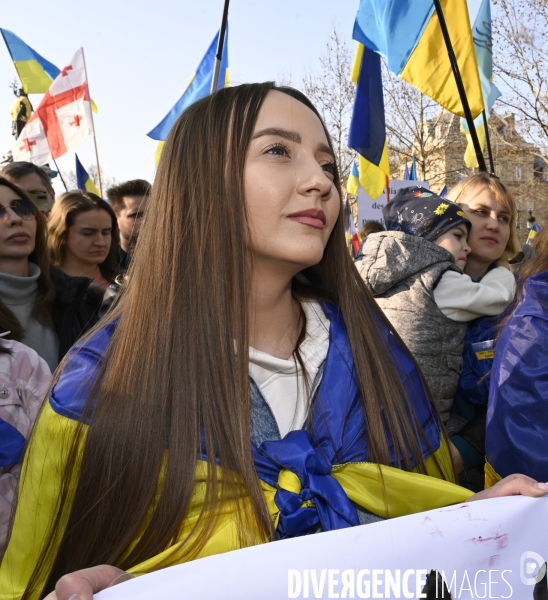 Guerre en UKRAINE. Rassemblement à Paris contre l invasion RUSSE en UKRAINE. Le 19.03.2022. Conflict in Ukraine. People protest against Russia s military invasion of Ukraine.