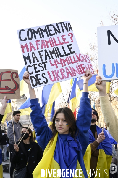 Guerre en UKRAINE. Rassemblement à Paris contre l invasion RUSSE en UKRAINE. Le 19.03.2022. Conflict in Ukraine. People protest against Russia s military invasion of Ukraine.