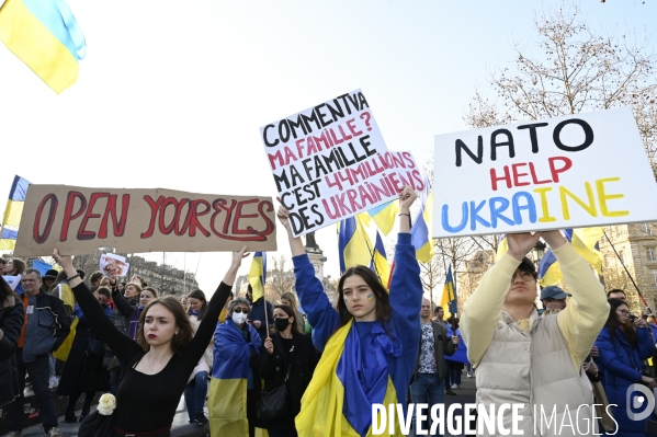 Guerre en UKRAINE. Rassemblement à Paris contre l invasion RUSSE en UKRAINE. Le 19.03.2022. Conflict in Ukraine. People protest against Russia s military invasion of Ukraine.