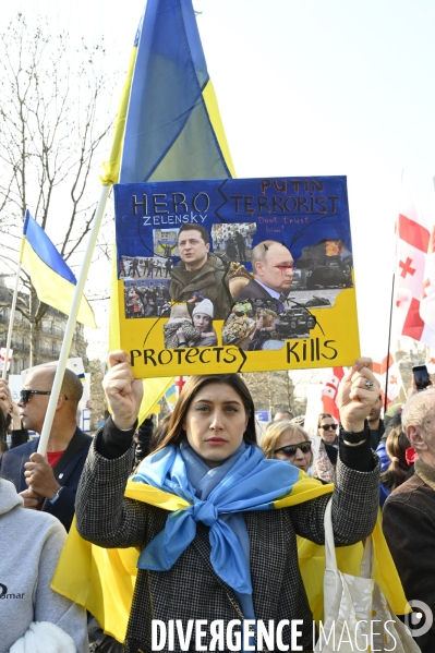 Guerre en UKRAINE. Rassemblement à Paris contre l invasion RUSSE en UKRAINE. Le 19.03.2022. Conflict in Ukraine. People protest against Russia s military invasion of Ukraine.