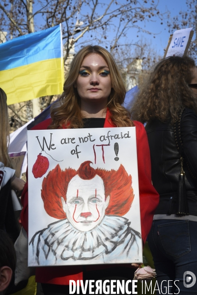 Guerre en UKRAINE. Rassemblement à Paris contre l invasion RUSSE en UKRAINE. Le 19.03.2022. Conflict in Ukraine. People protest against Russia s military invasion of Ukraine.