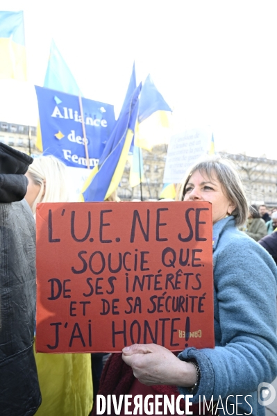 Guerre en UKRAINE. Rassemblement à Paris contre l invasion RUSSE en UKRAINE. Le 19.03.2022. Conflict in Ukraine. People protest against Russia s military invasion of Ukraine.