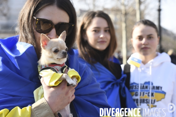 Guerre en UKRAINE. Rassemblement à Paris contre l invasion RUSSE en UKRAINE. Le 19.03.2022. Conflict in Ukraine. People protest against Russia s military invasion of Ukraine.