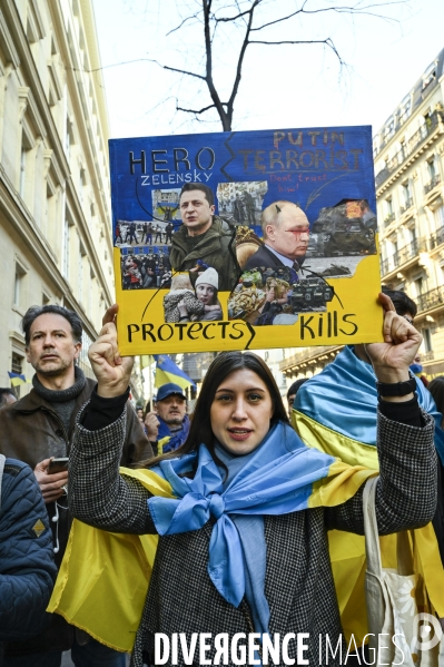 Guerre en UKRAINE. Rassemblement à Paris contre l invasion RUSSE en UKRAINE. Le 19.03.2022. Conflict in Ukraine. People protest against Russia s military invasion of Ukraine.