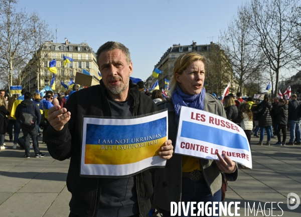 Guerre en UKRAINE. Rassemblement à Paris contre l invasion RUSSE en UKRAINE. Le 19.03.2022. Conflict in Ukraine. People protest against Russia s military invasion of Ukraine.