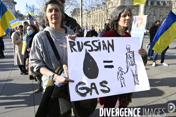 Guerre en UKRAINE. Rassemblement à Paris contre l invasion RUSSE en UKRAINE. Le 19.03.2022. Conflict in Ukraine. People protest against Russia s military invasion of Ukraine.