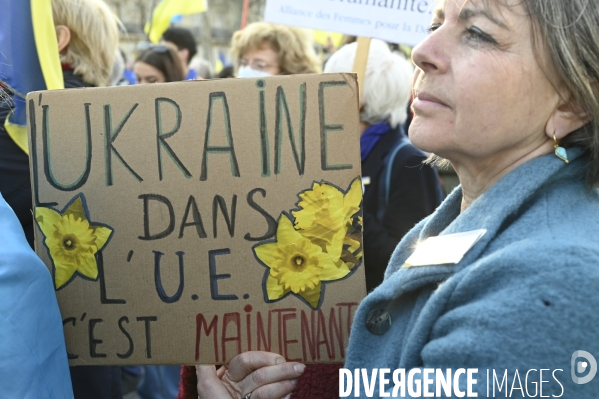 Guerre en UKRAINE. Rassemblement à Paris contre l invasion RUSSE en UKRAINE. Le 19.03.2022. Conflict in Ukraine. People protest against Russia s military invasion of Ukraine.