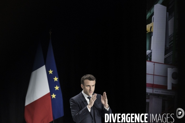 Emmanuel Macron présente son projet présidentiel