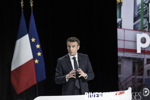 Emmanuel Macron présente son projet présidentiel