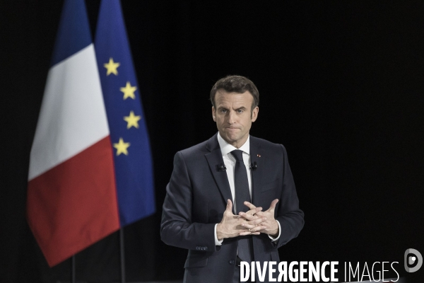 Emmanuel Macron présente son projet présidentiel