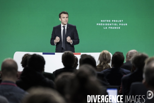 Emmanuel Macron présente son projet présidentiel