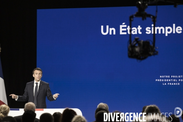 Emmanuel Macron présente son projet présidentiel