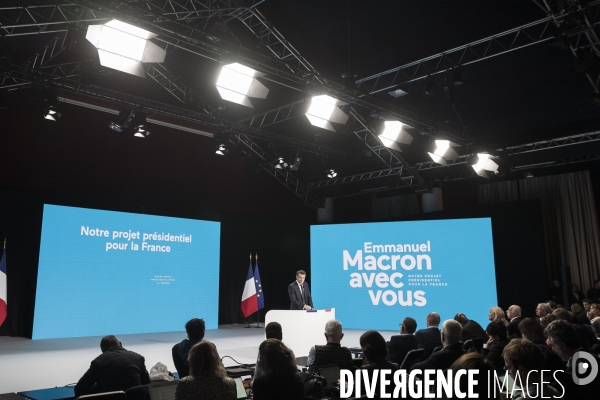 Emmanuel Macron présente son projet présidentiel