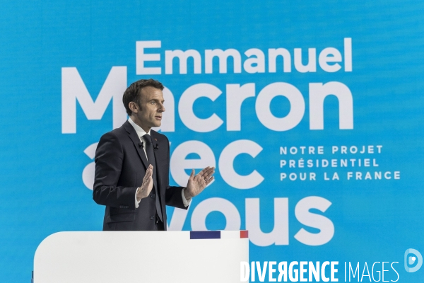 Emmanuel Macron présente son projet présidentiel