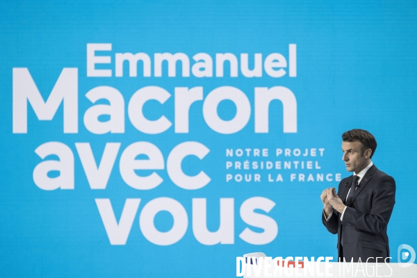 Emmanuel Macron présente son projet présidentiel