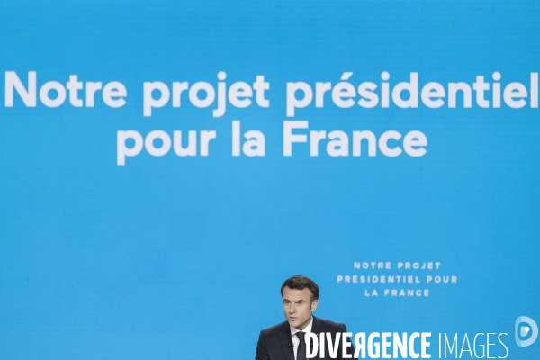 Emmanuel Macron présente son projet présidentiel