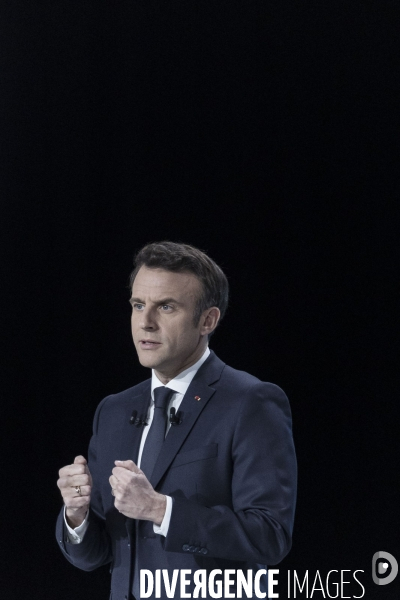 Emmanuel Macron présente son projet présidentiel