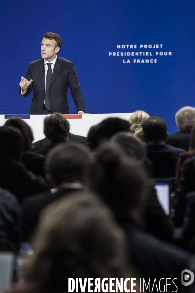 Emmanuel Macron présente son projet présidentiel