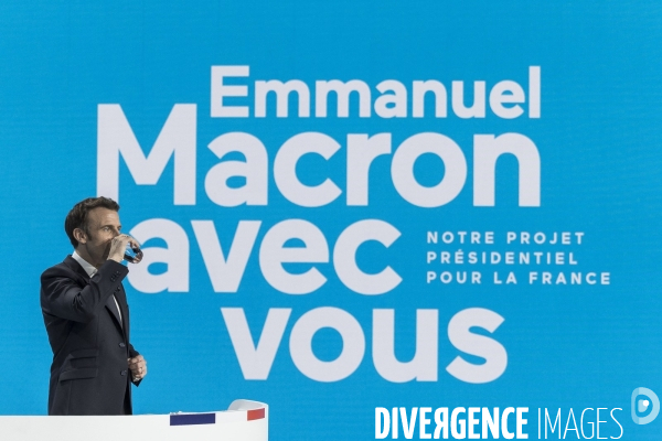 Emmanuel Macron présente son projet présidentiel