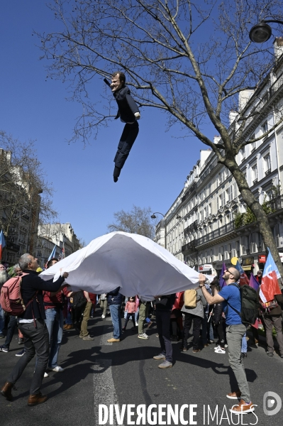 Marche pour la 6e République et le partage des richesses à Paris.