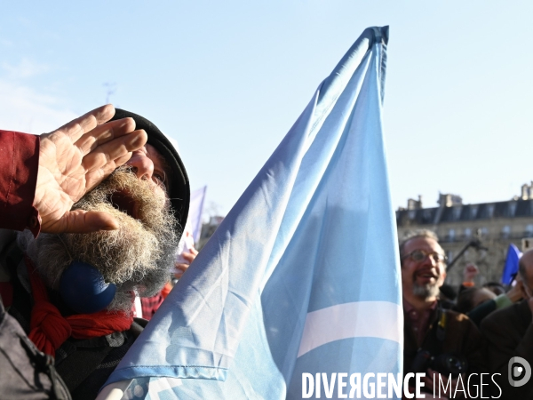 Marche pour la 6e République et le partage des richesses à Paris.