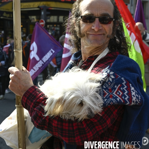 Marche pour la 6e République et le partage des richesses à Paris.