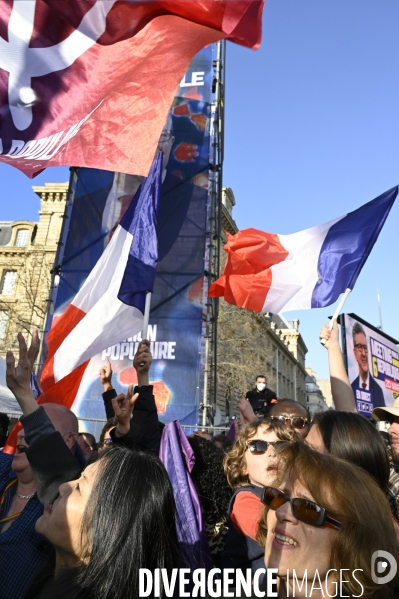 Marche pour la 6e République et le partage des richesses à Paris.