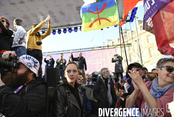 Marche pour la 6e République et le partage des richesses à Paris.