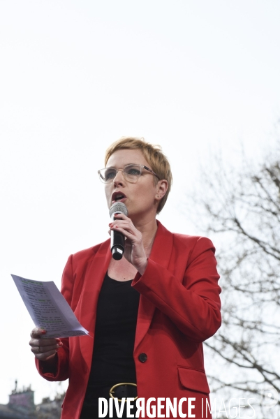 Meeting pour la 6e République et le partage des richesses à Paris.