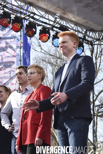 Meeting pour la 6e République et le partage des richesses à Paris.