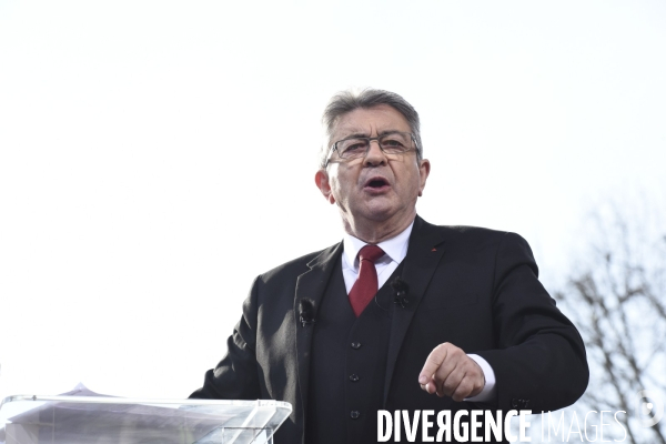 Meeting pour la 6e République et le partage des richesses à Paris.