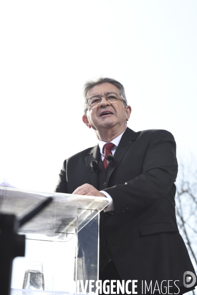 Meeting pour la 6e République et le partage des richesses à Paris.